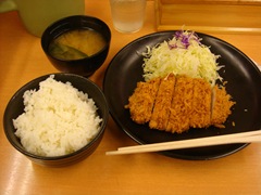 ロースとんかつ定食