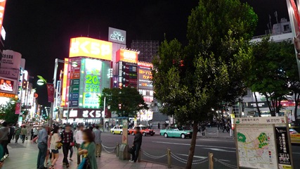 新宿東口