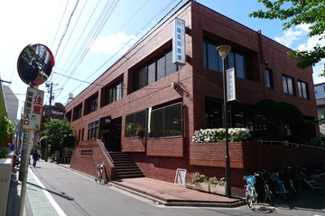 荒川区立日暮里図書館