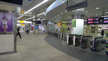 新宿駅南口2